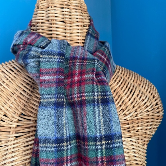 Abercrombie & Fitch Wool Blend Classic Plaid Scarf Grey Red Green Blue Fringe - Picture 2 of 6